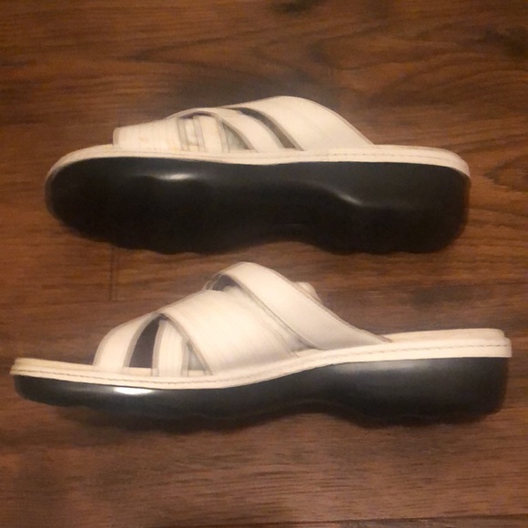 Clark’s Slip on Sandals - Picture 3 of 9
